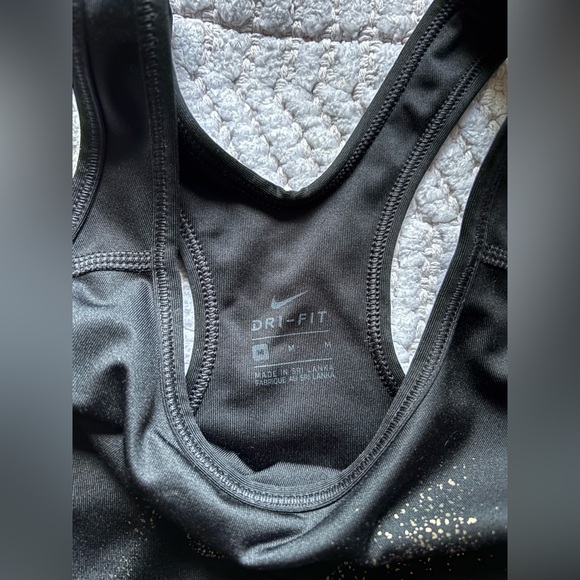 NIKE Women’s Workout Set Black/Gold Medium - Picture 9 of 11